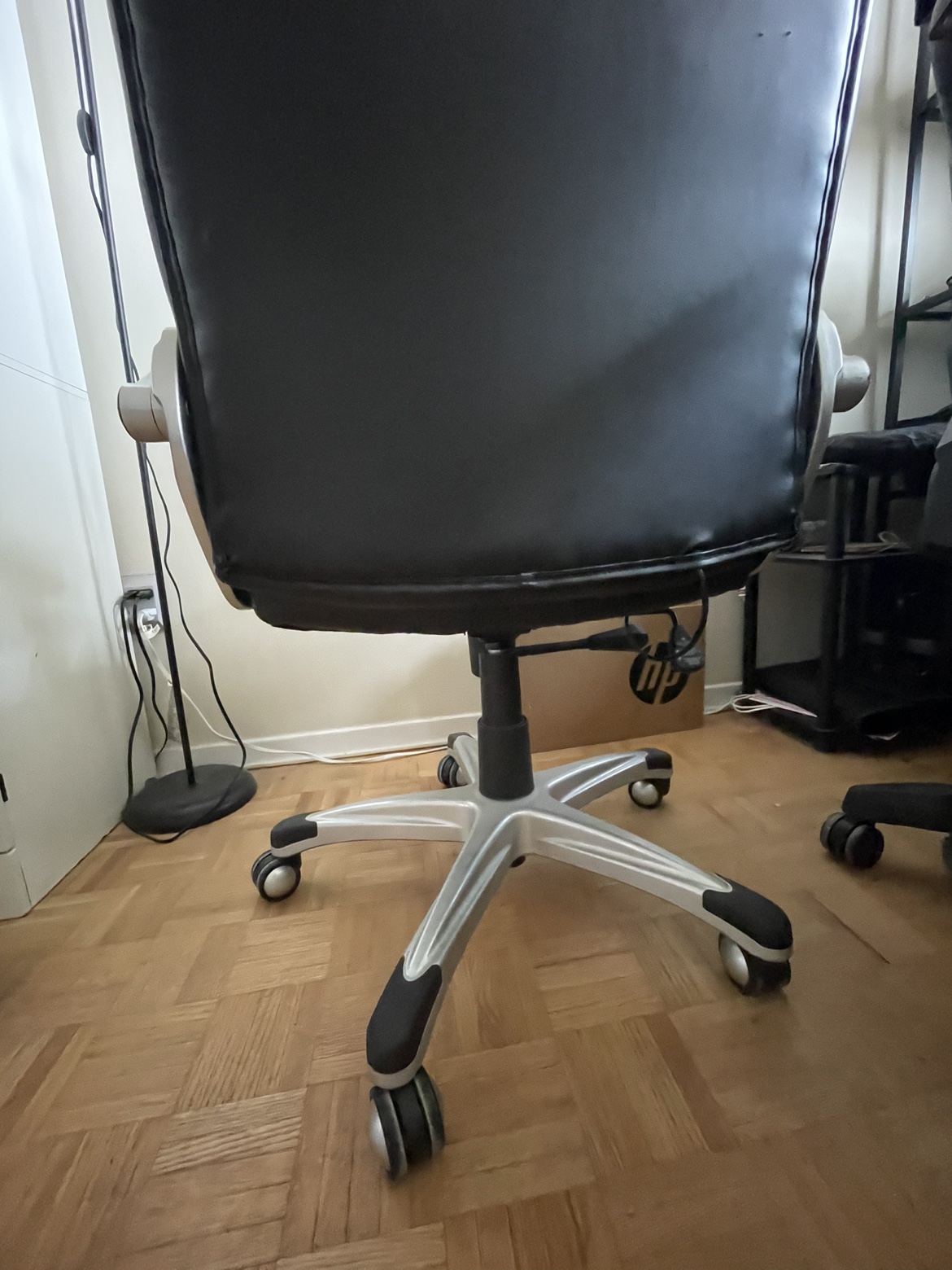 Comfortable Office Chair (Cash only)