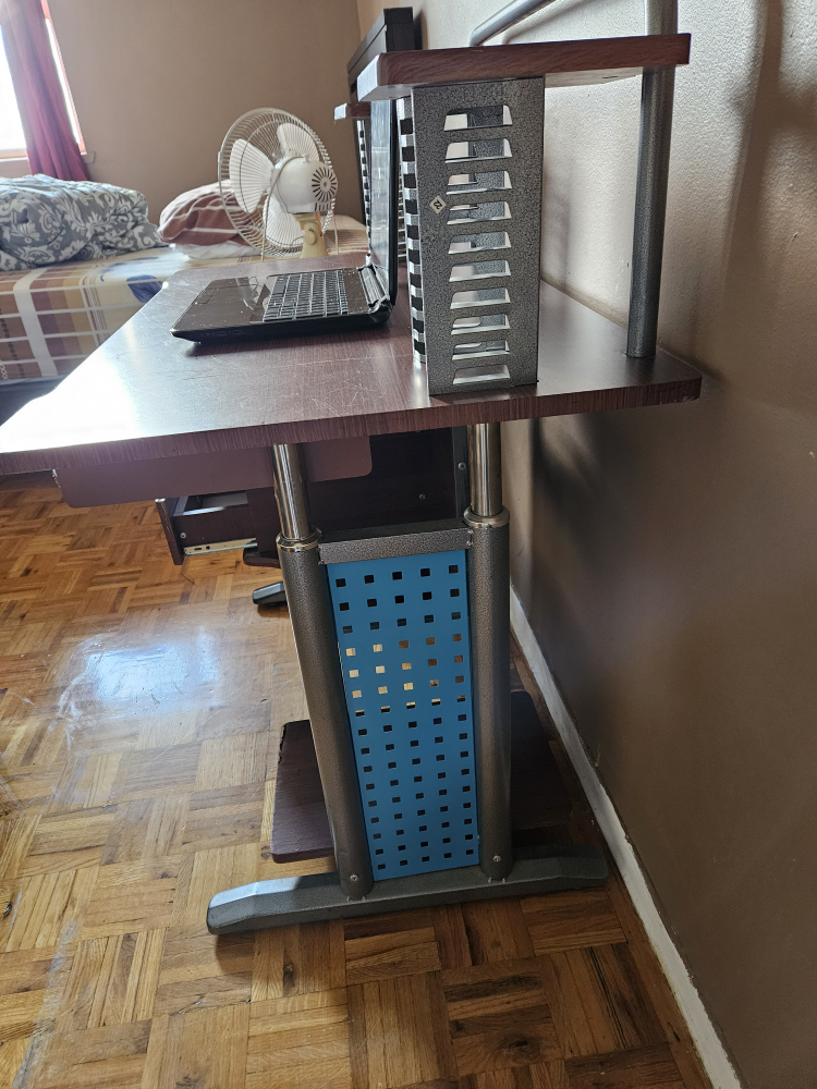 Free desk - photo 3