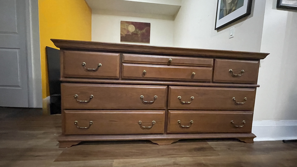 Beautiful  Dresser/ buffet table - photo 2