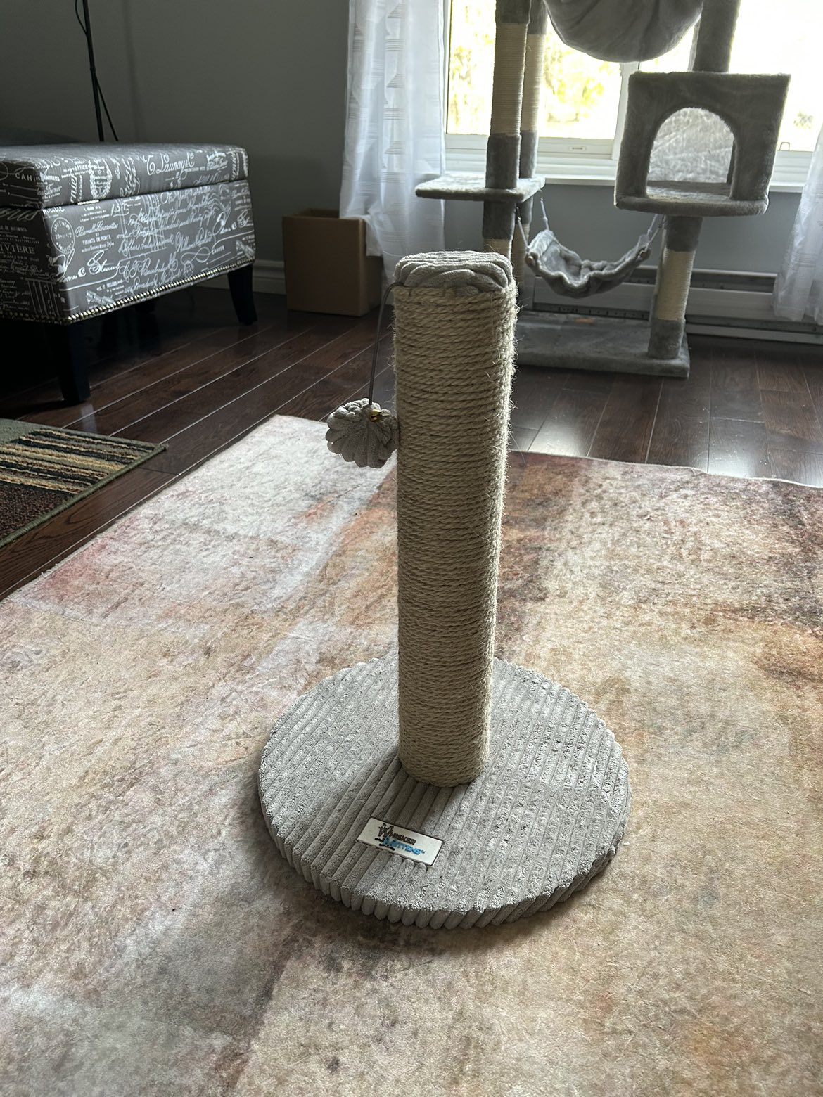 Cat Scratching Post - photo 2