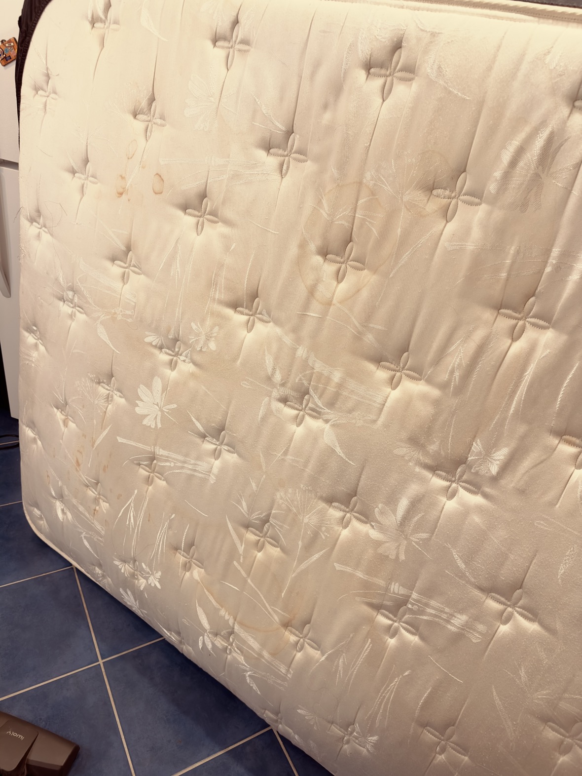 Queen Size Mattress - photo 3