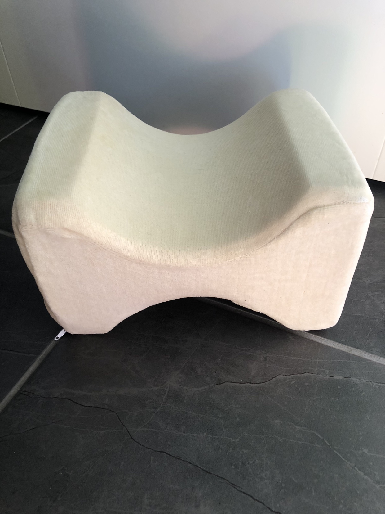 Knee Pillow Wedge 🏒 thumbnail