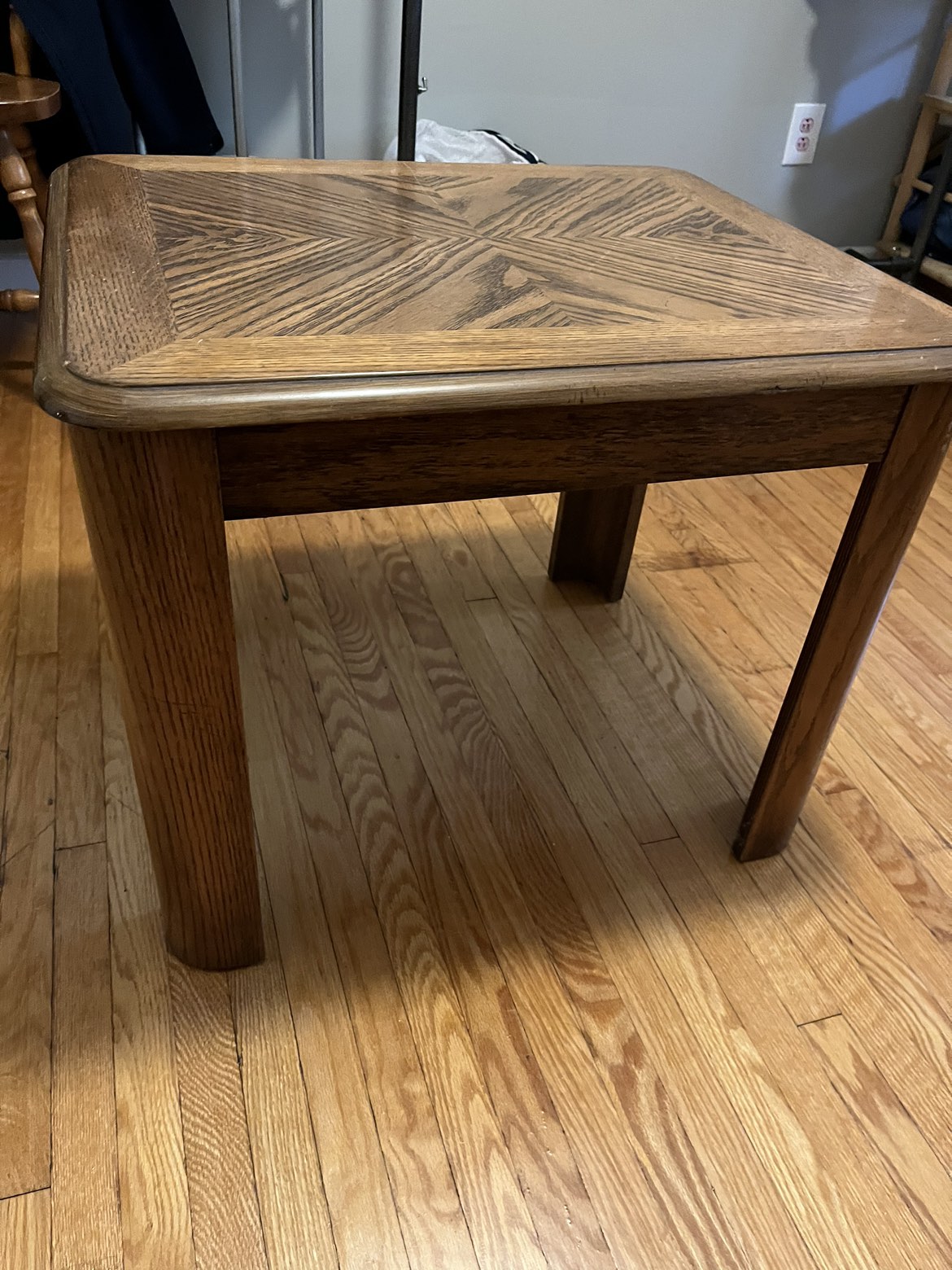 An end/coffee table -  simple and timeless image indicator(2)