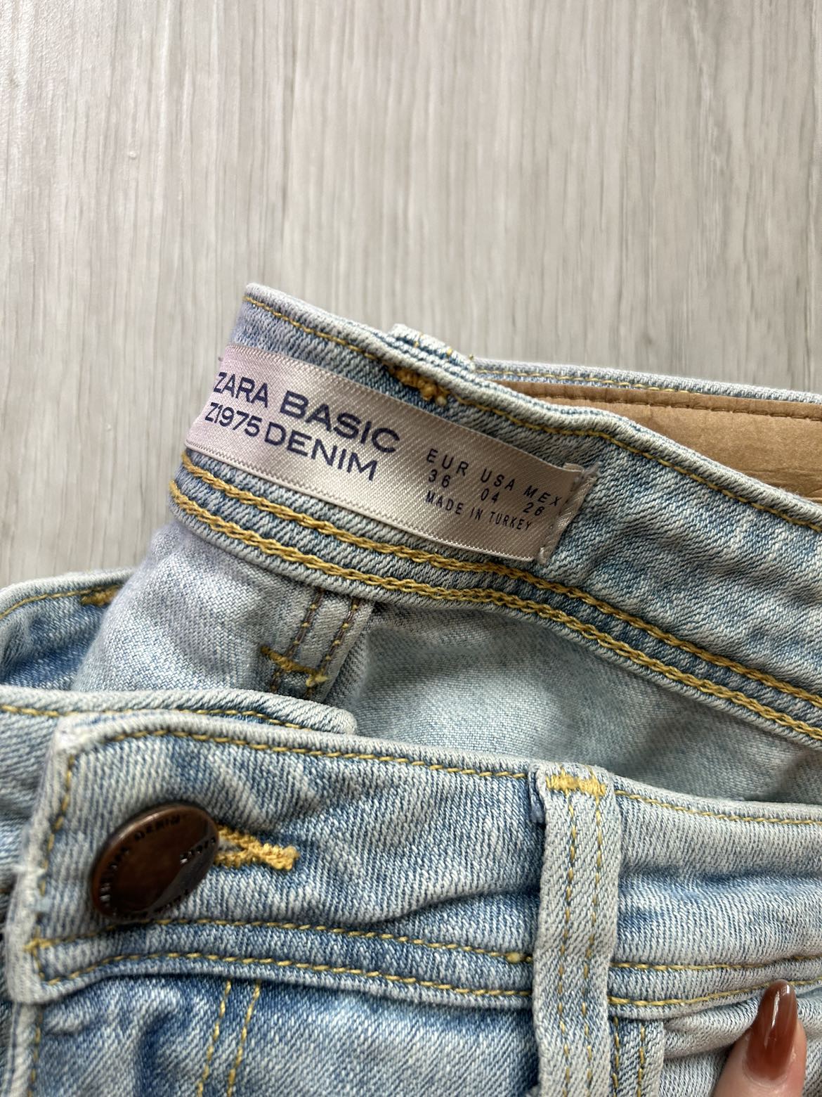 Light blue jeans bundle image indicator(5)