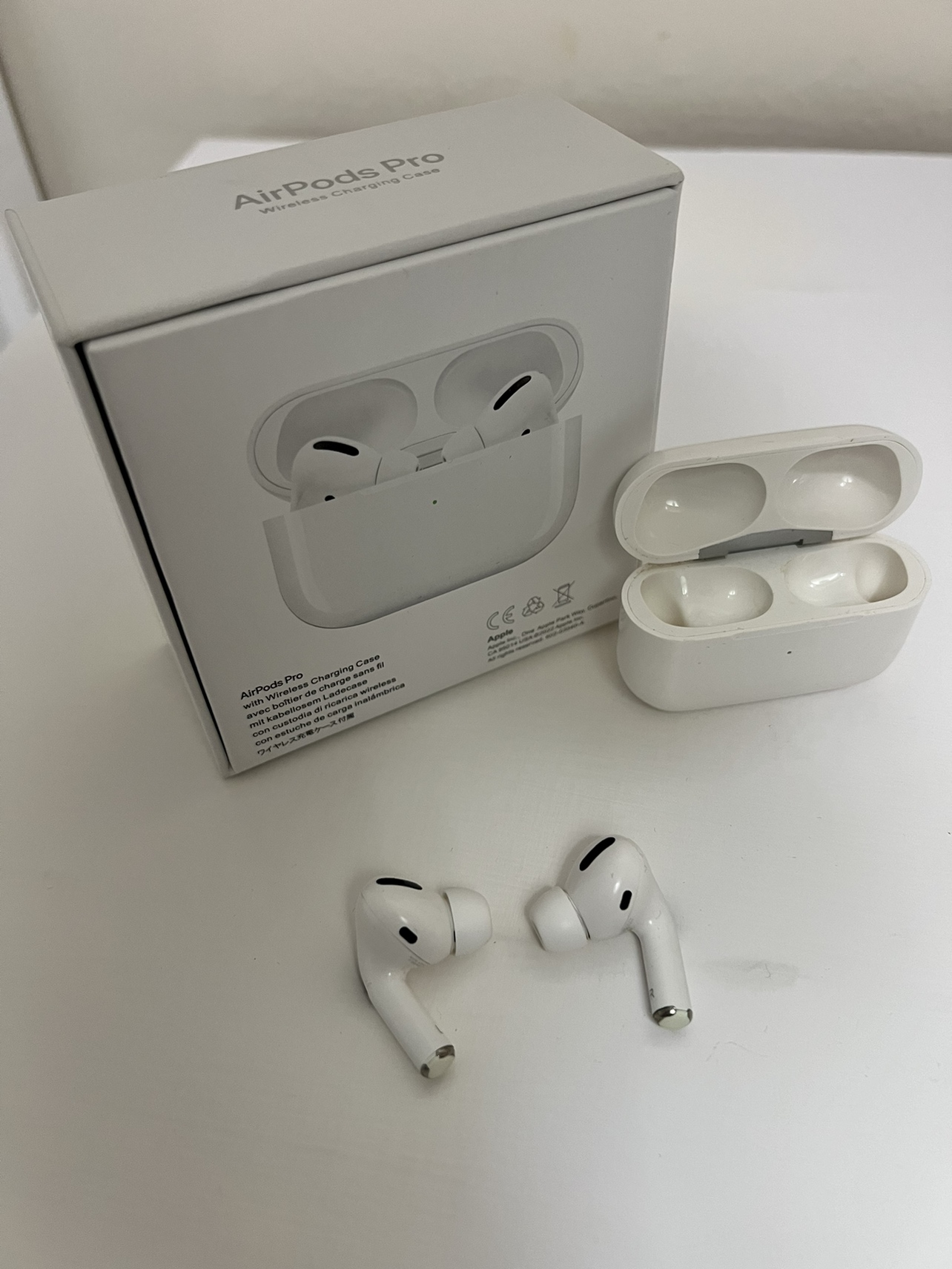 AirPods Pro - 1st generation thumbnail