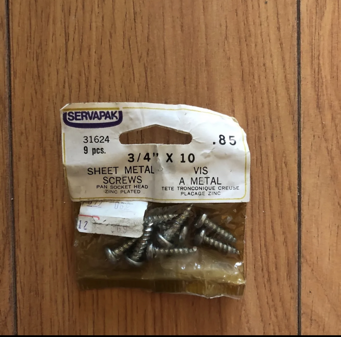 Metal round head bolts, nuts & screws image indicator(5)