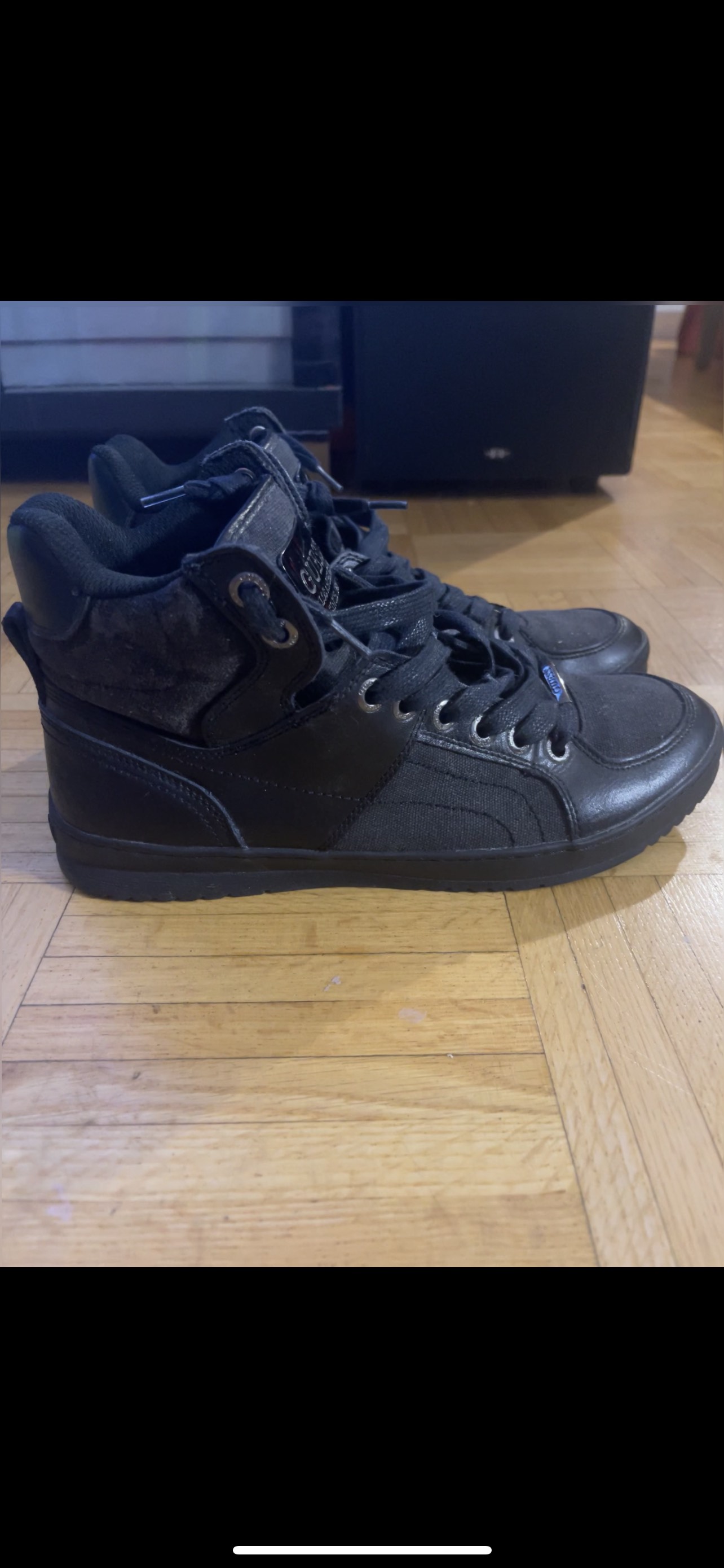 Male guess shoes image indicator(3)