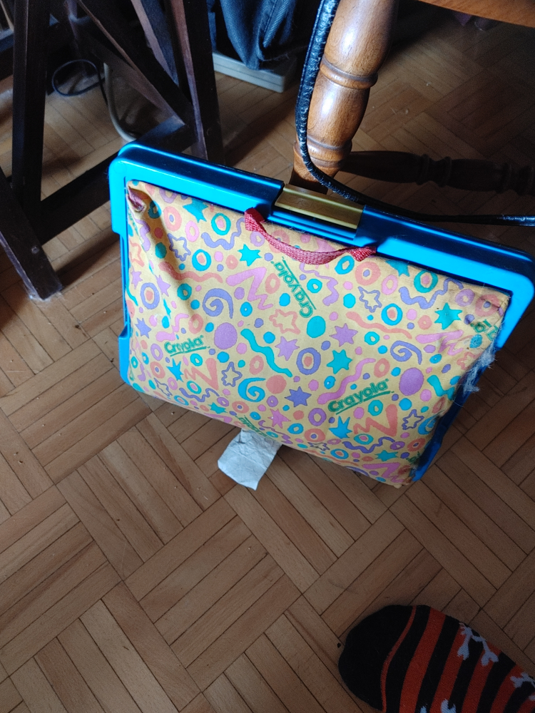 Child's "laptop" image indicator(4)