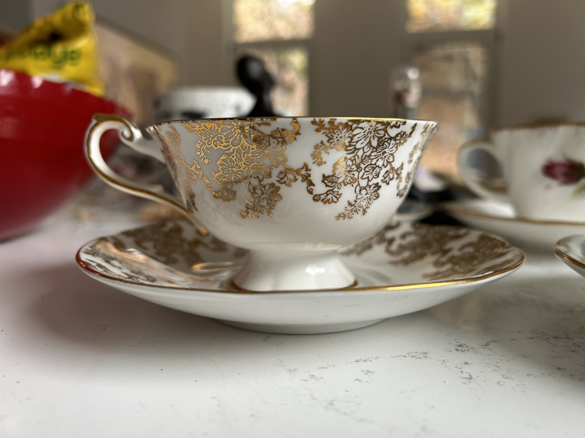 Rare Tea Cup - Queen’s Rosina image indicator(2)
