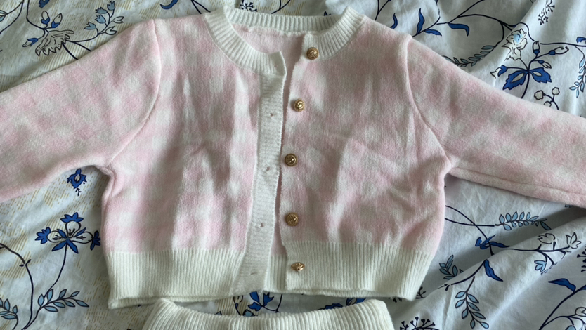 Pink knit top and skirt set image indicator(2)