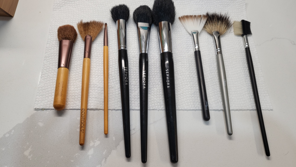 Make up brush thumbnail