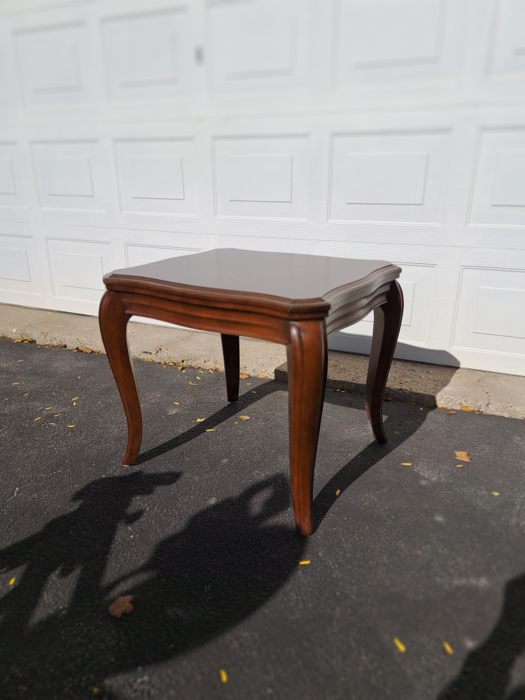 Solid wood side table. - photo 3