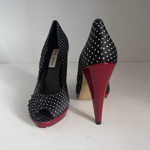 NEW Steve Madden Polka Dot Heels (size 7) image indicator(2)