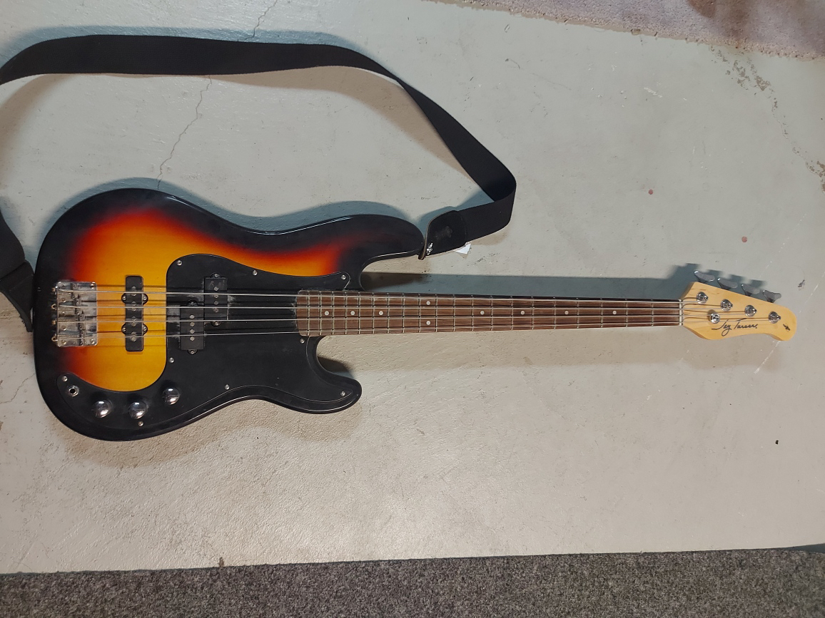 Electric Guitar, Bass Guitar, Bass Amp - photo 2