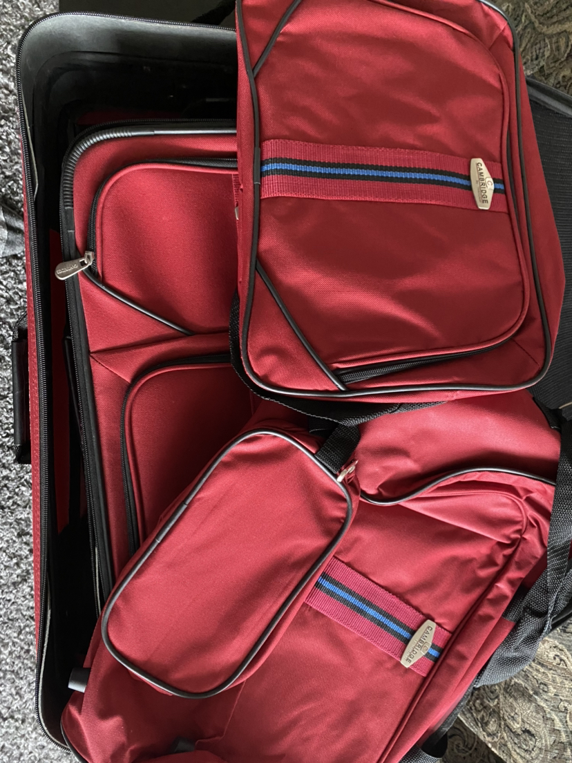 5 Pieces Luggage set bought from Canadian tire - photo 3