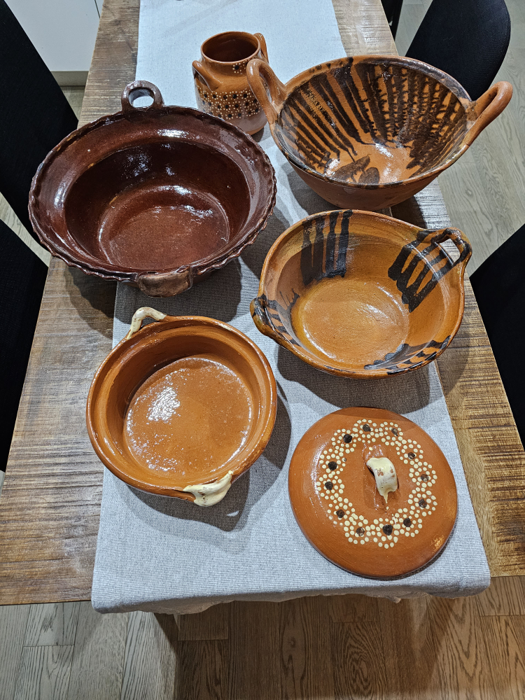 clay cook pots