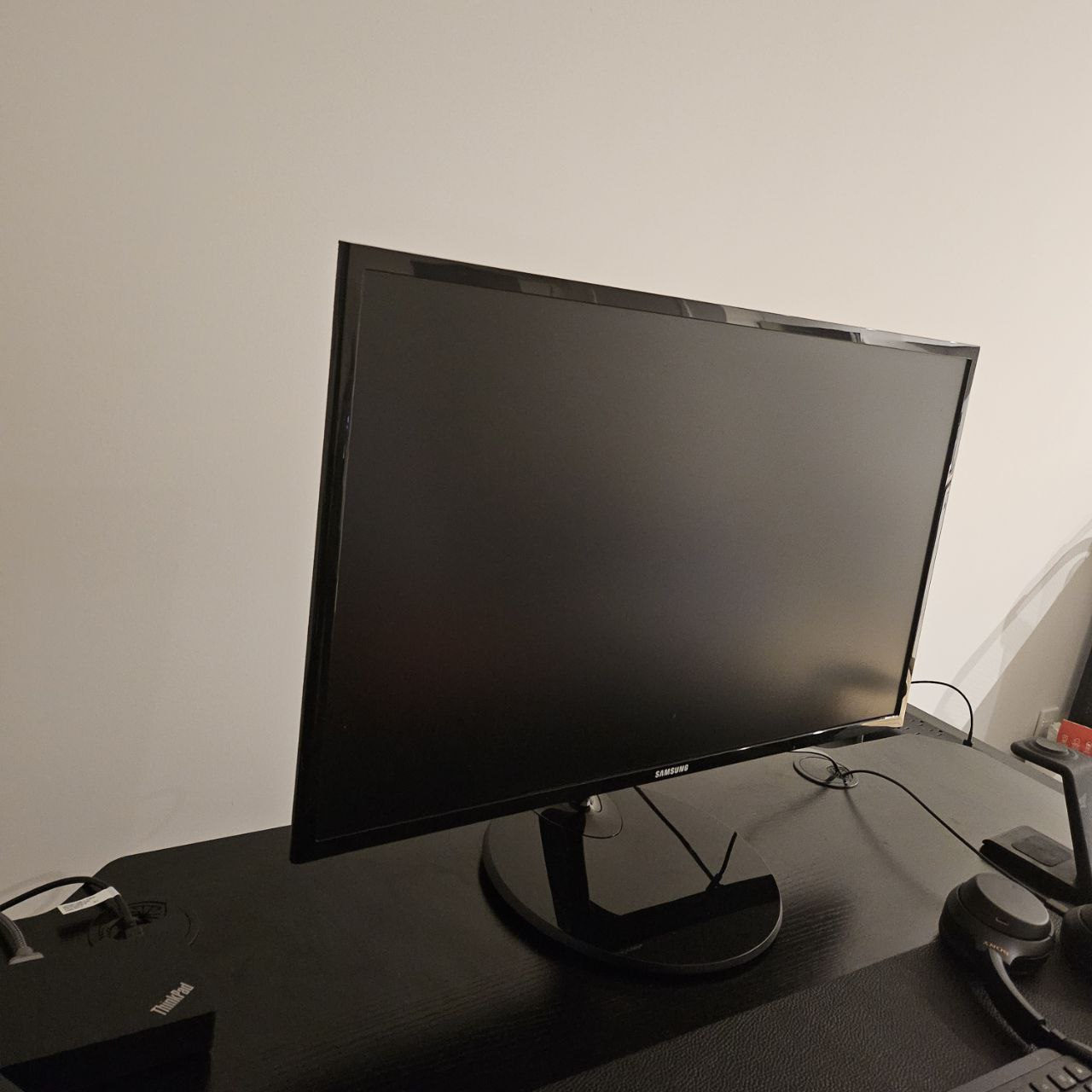 Samsung LS27F350FHNXZA 27-inch Screen LED-Lit Monitor - photo 2