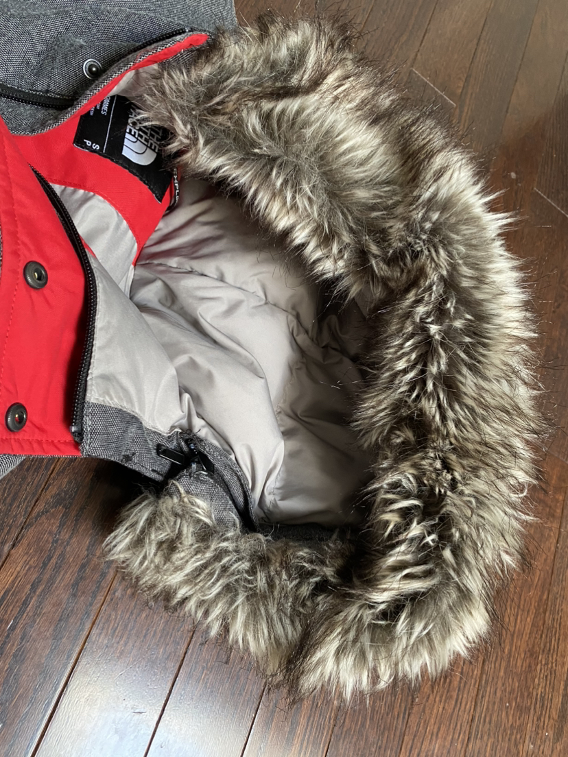 LIKE NEW Mens North Face winter jacket - Small image indicator(7)