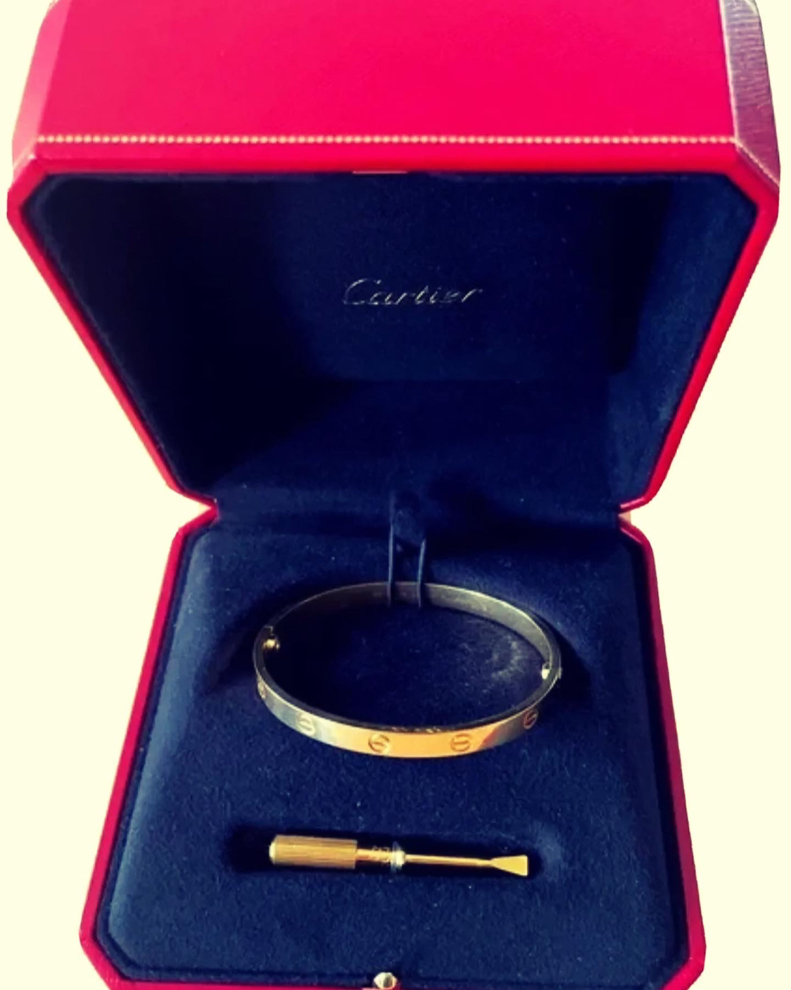 Cartier Love Bracelet sz 17 18K Gold w. COA & ScrewDriver - photo 2