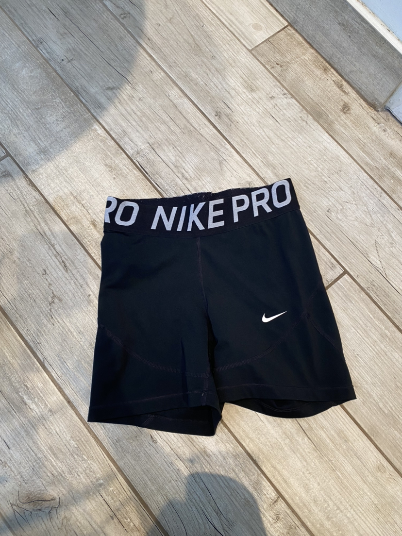 Nike pros thumbnail