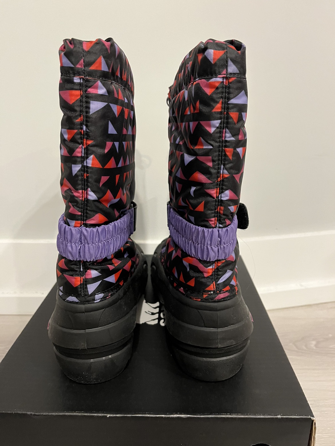 Brand new Sorel size 4 winter boots image indicator(4)