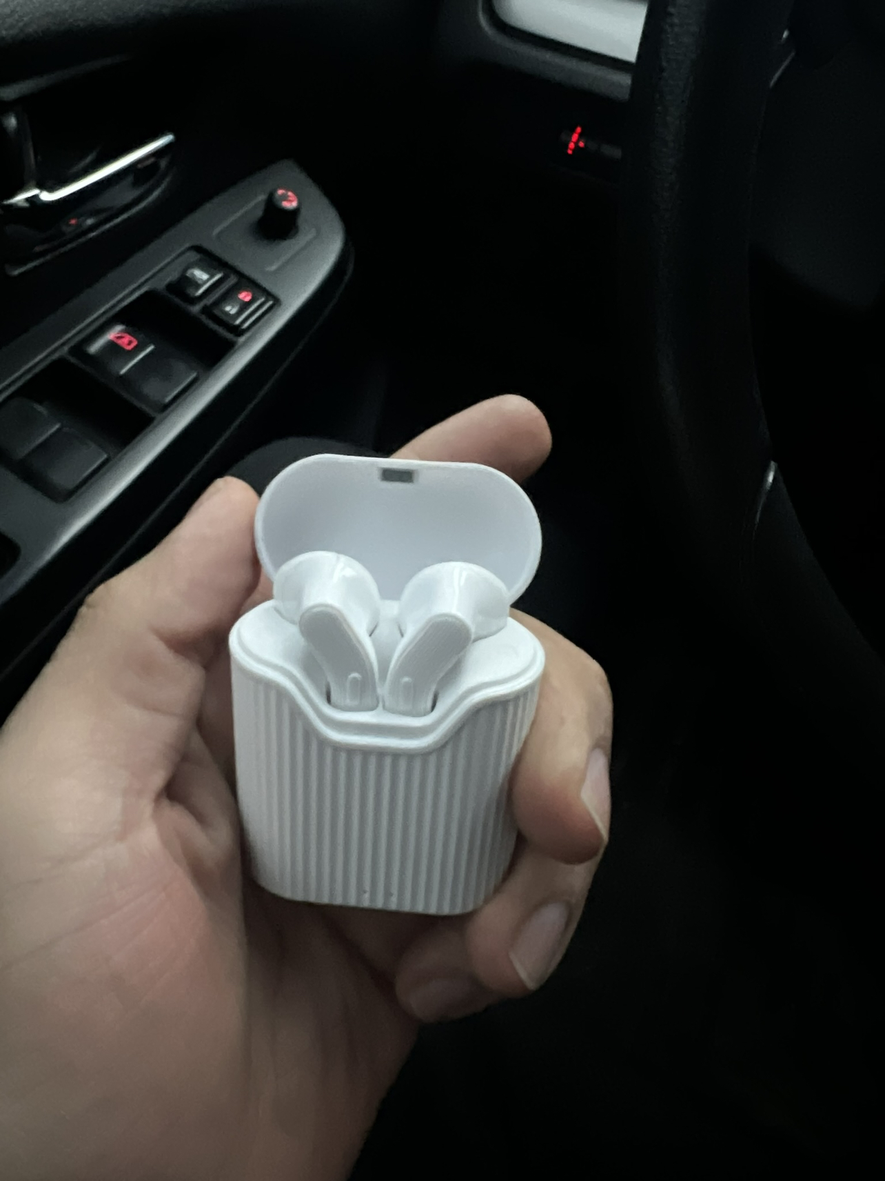 Bluetooth earbuds