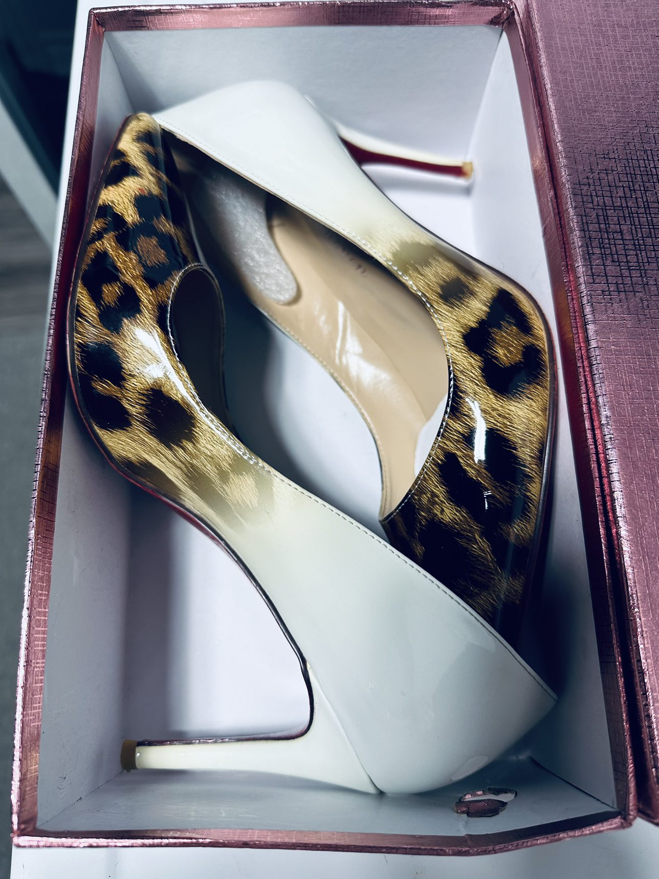 White & Leopard Heels Size 9. thumbnail