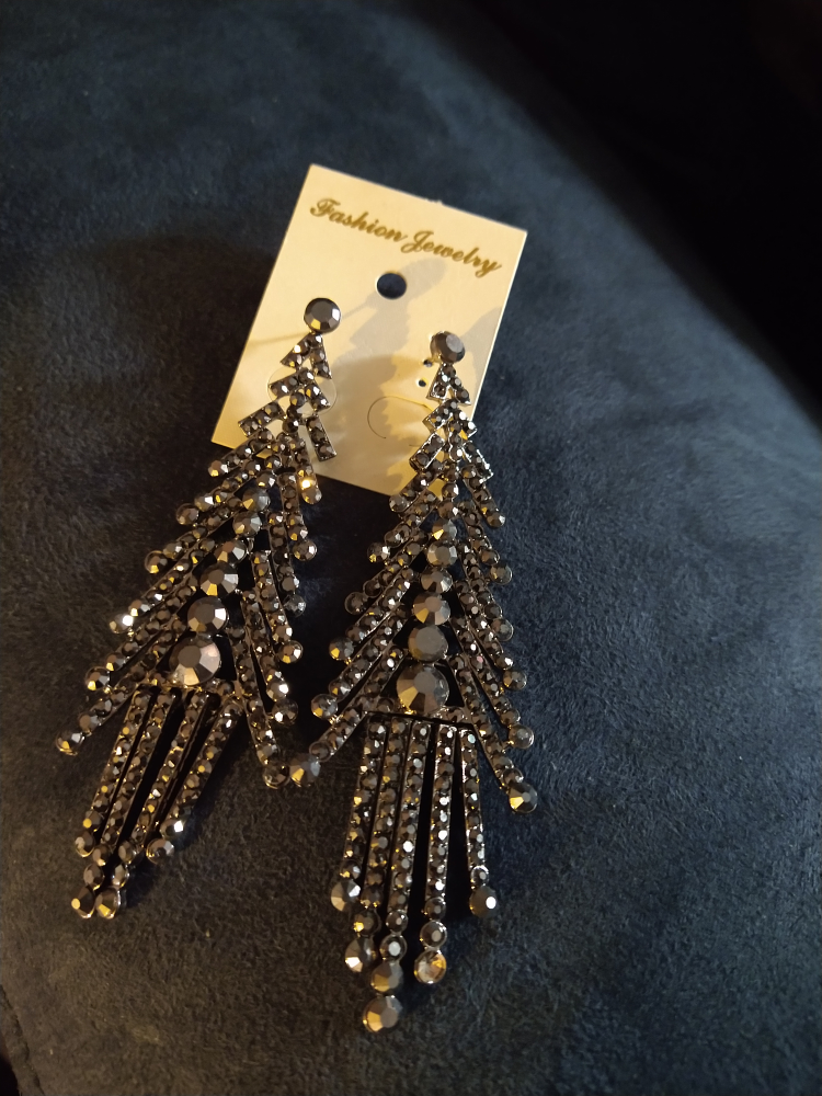 Costume Earrings image indicator(2)