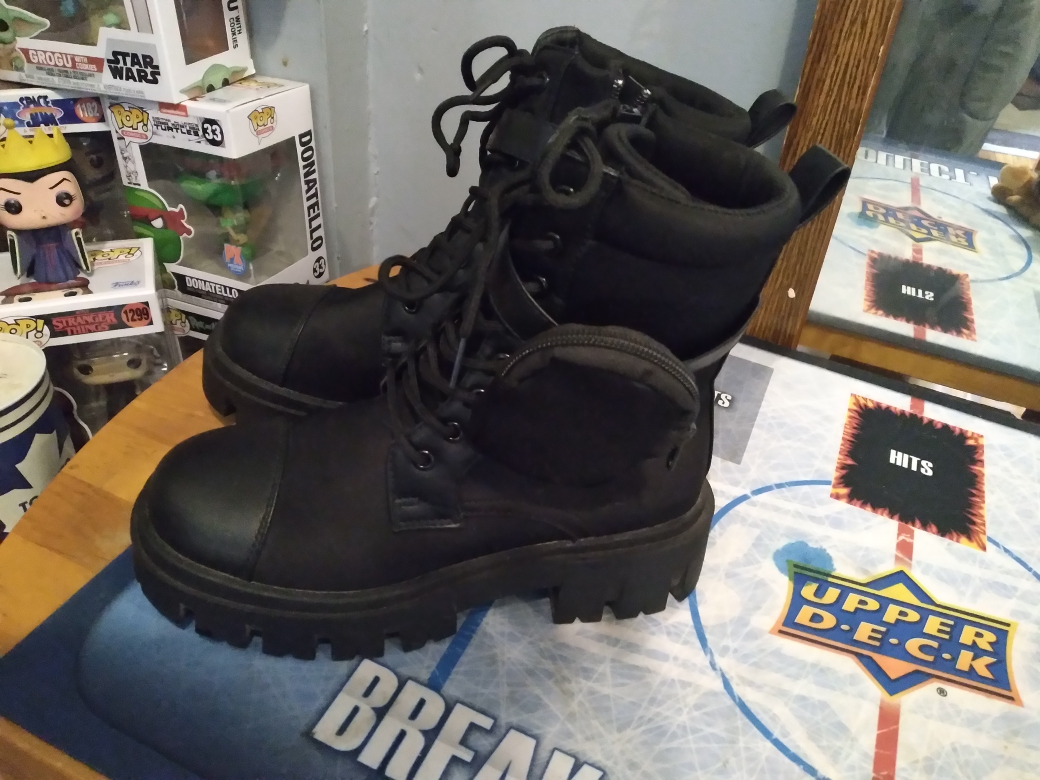 cargo boots size 7 thumbnail