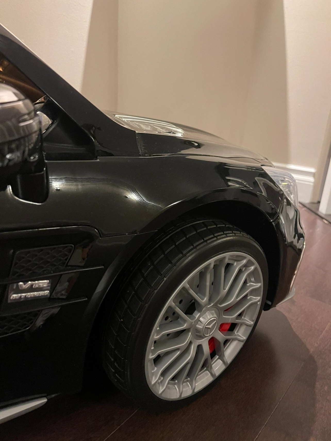 Kids Rides on Mercedes Benz SL65 AMG - photo 3