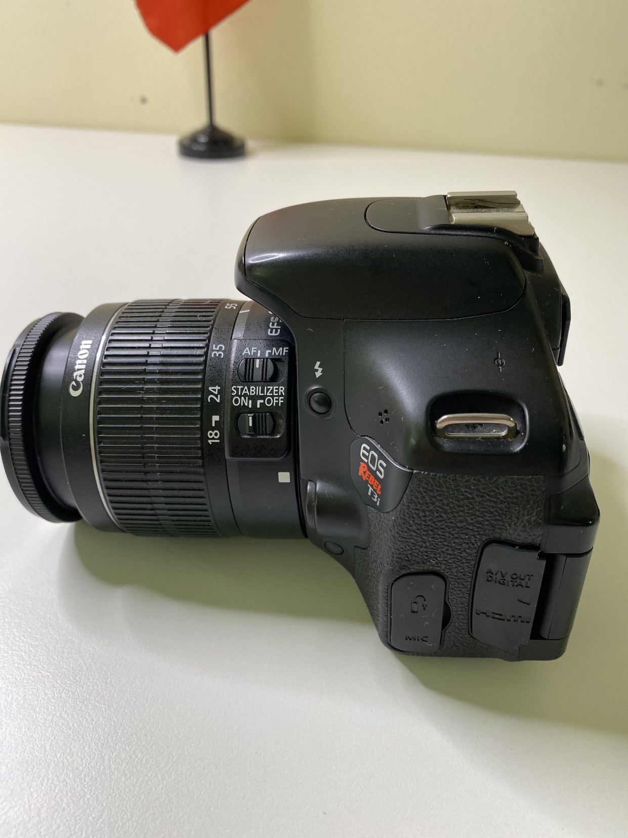 Canon EOS Rebel T3i with charger - photo 2