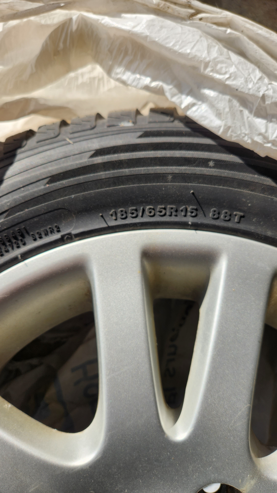 Winter tires for Honda civic 185/65 R15 - photo 2