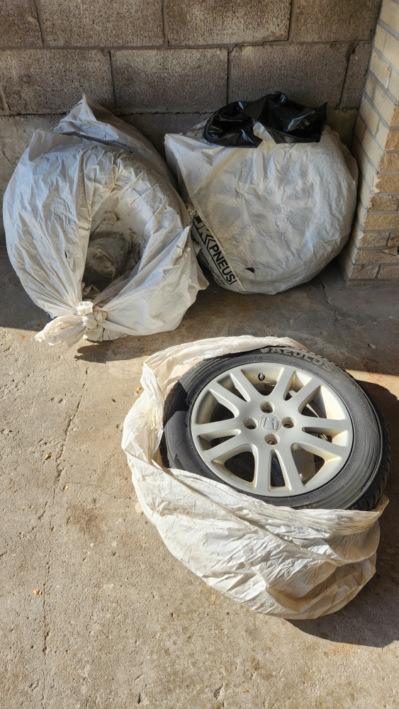Winter tires for Honda civic 185/65 R15 - photo 3