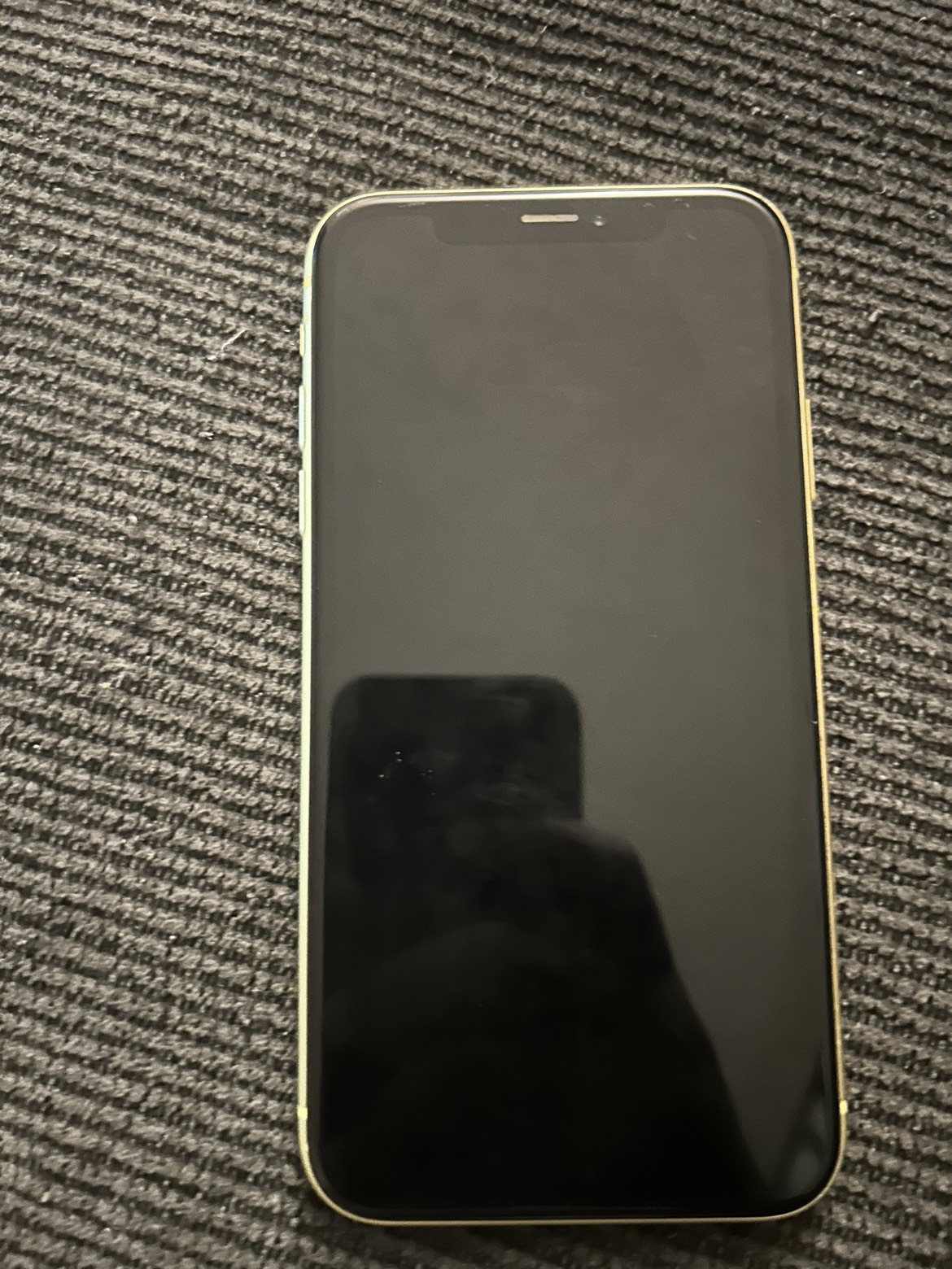 IPhone XR - photo 3