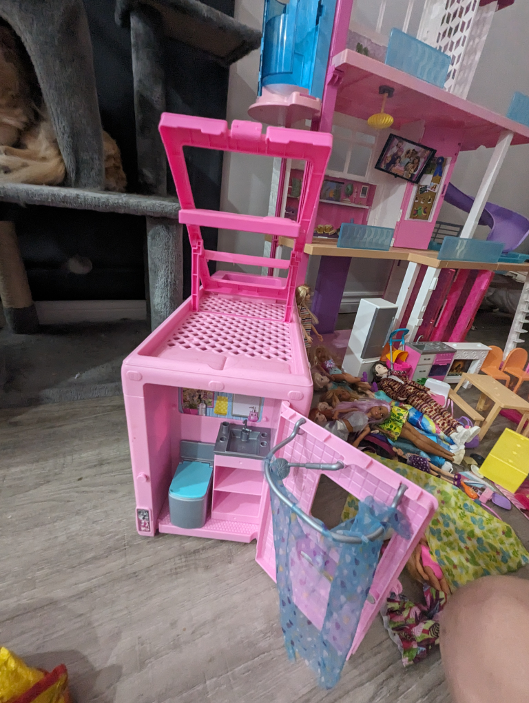 Barbie house, camper and accessories - photo 3