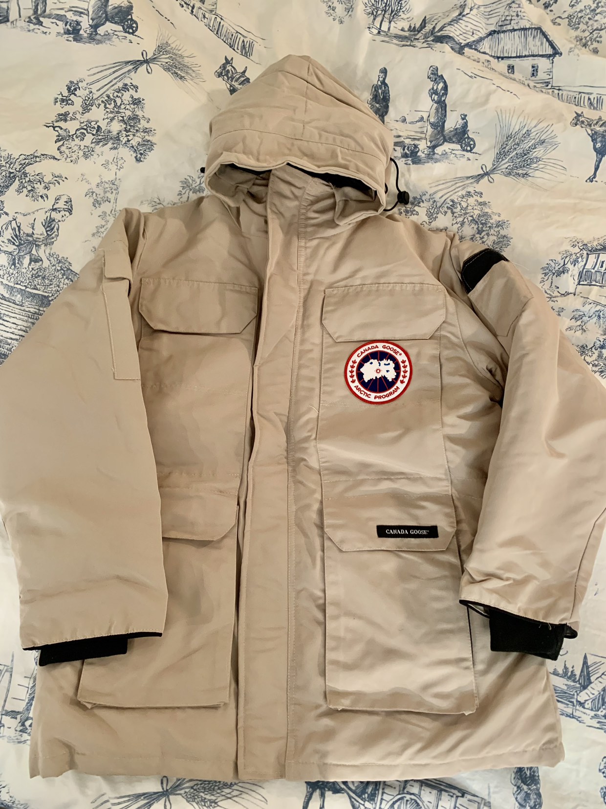 Canada goose jacket women szM / men’s sz xs