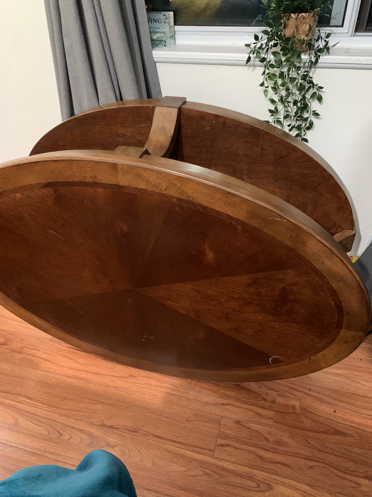 Free beautiful coffee table thumbnail