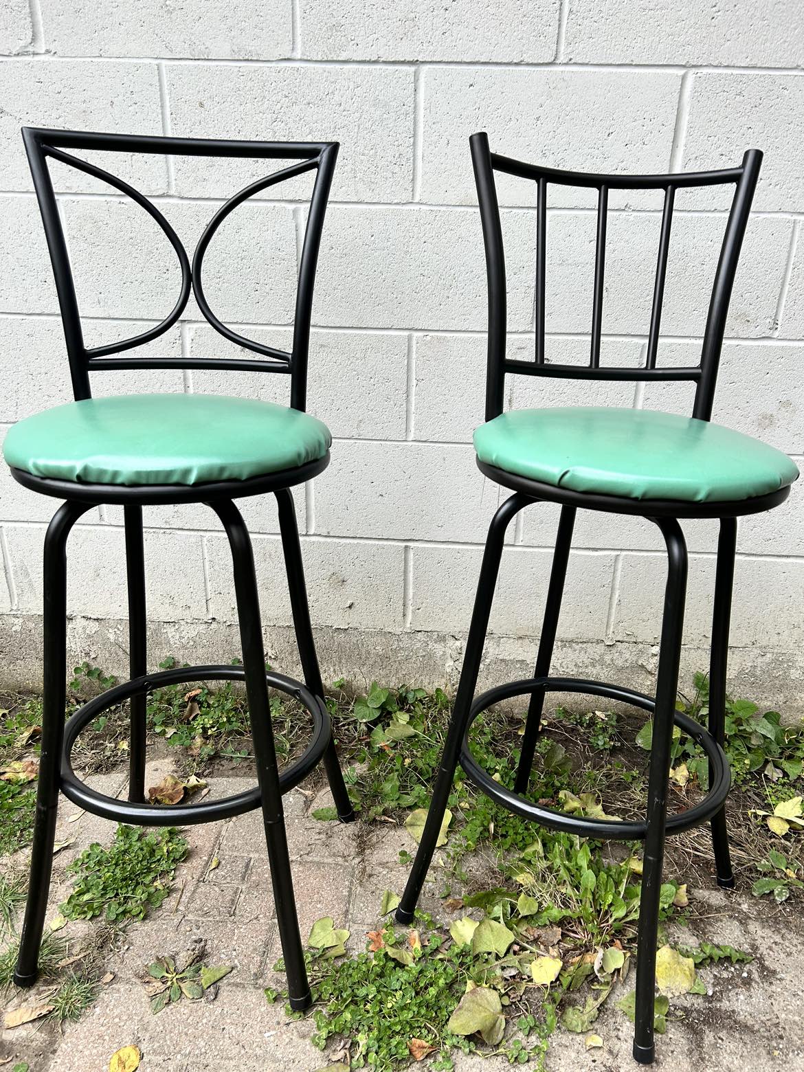 Retro swivel stools