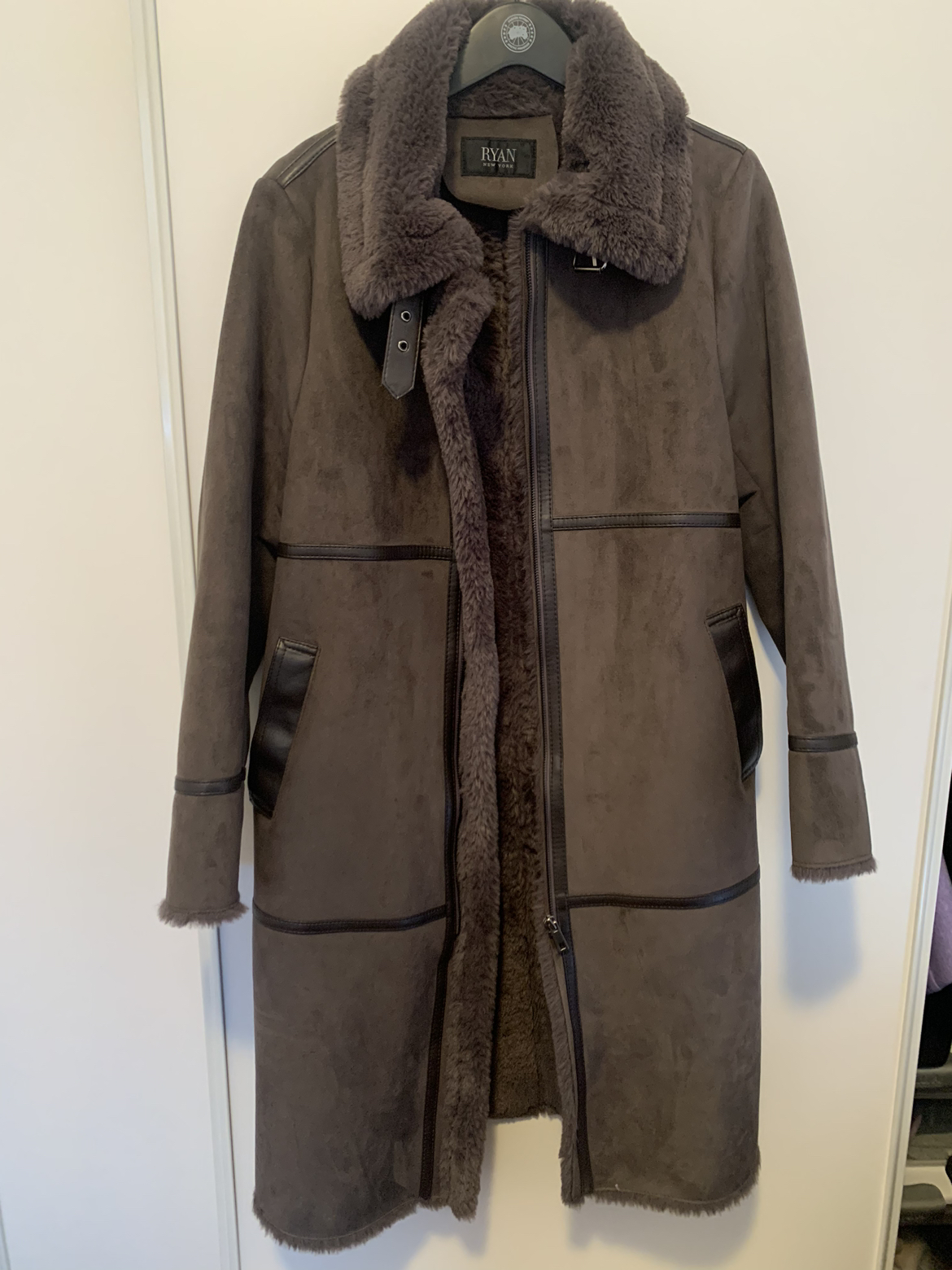 Shearling coat image indicator(2)