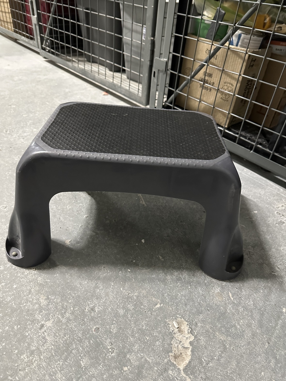 Utility footstool ❄️ thumbnail