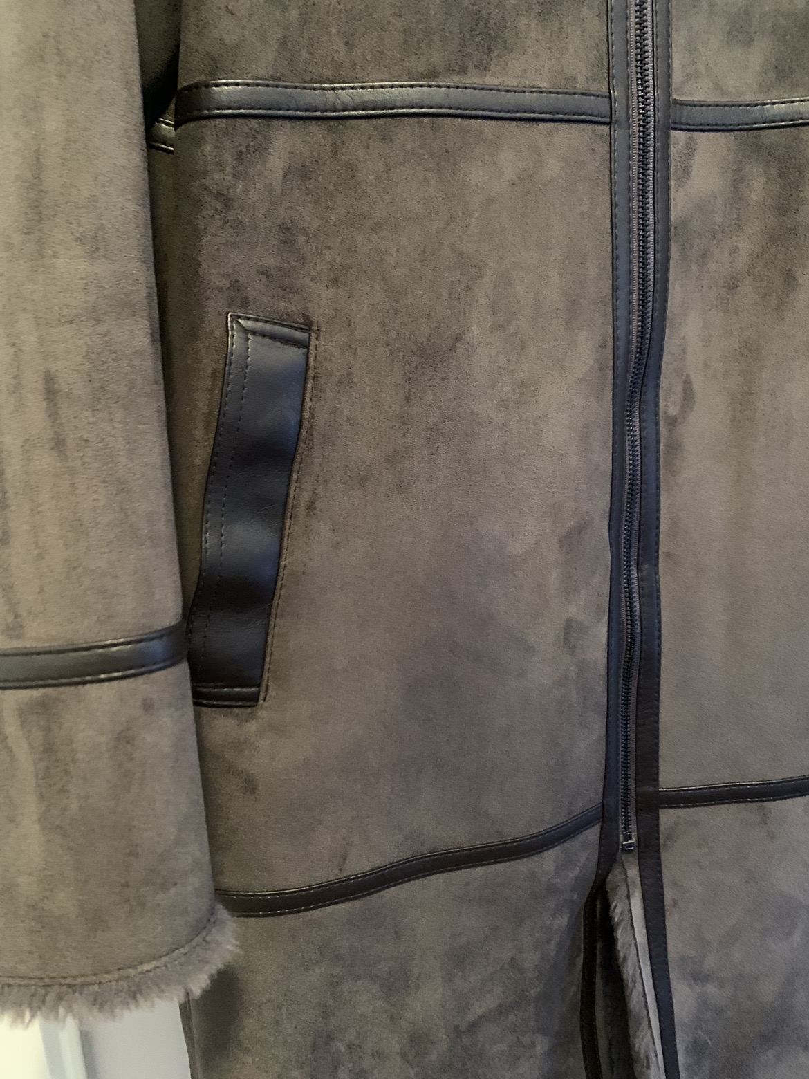 Shearling coat image indicator(4)