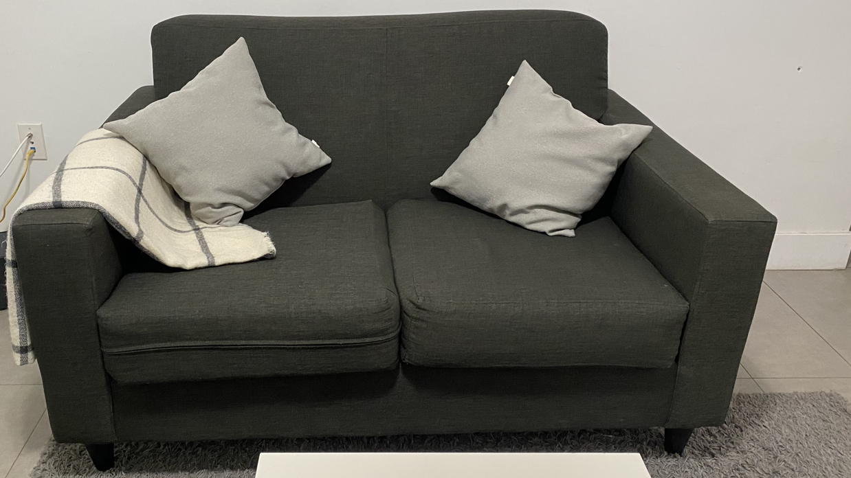 Grey couch - photo 2