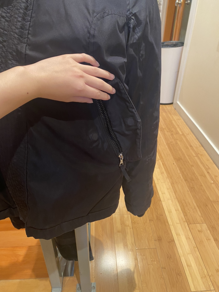 Aritzia winter jacket waterproof image indicator(9)