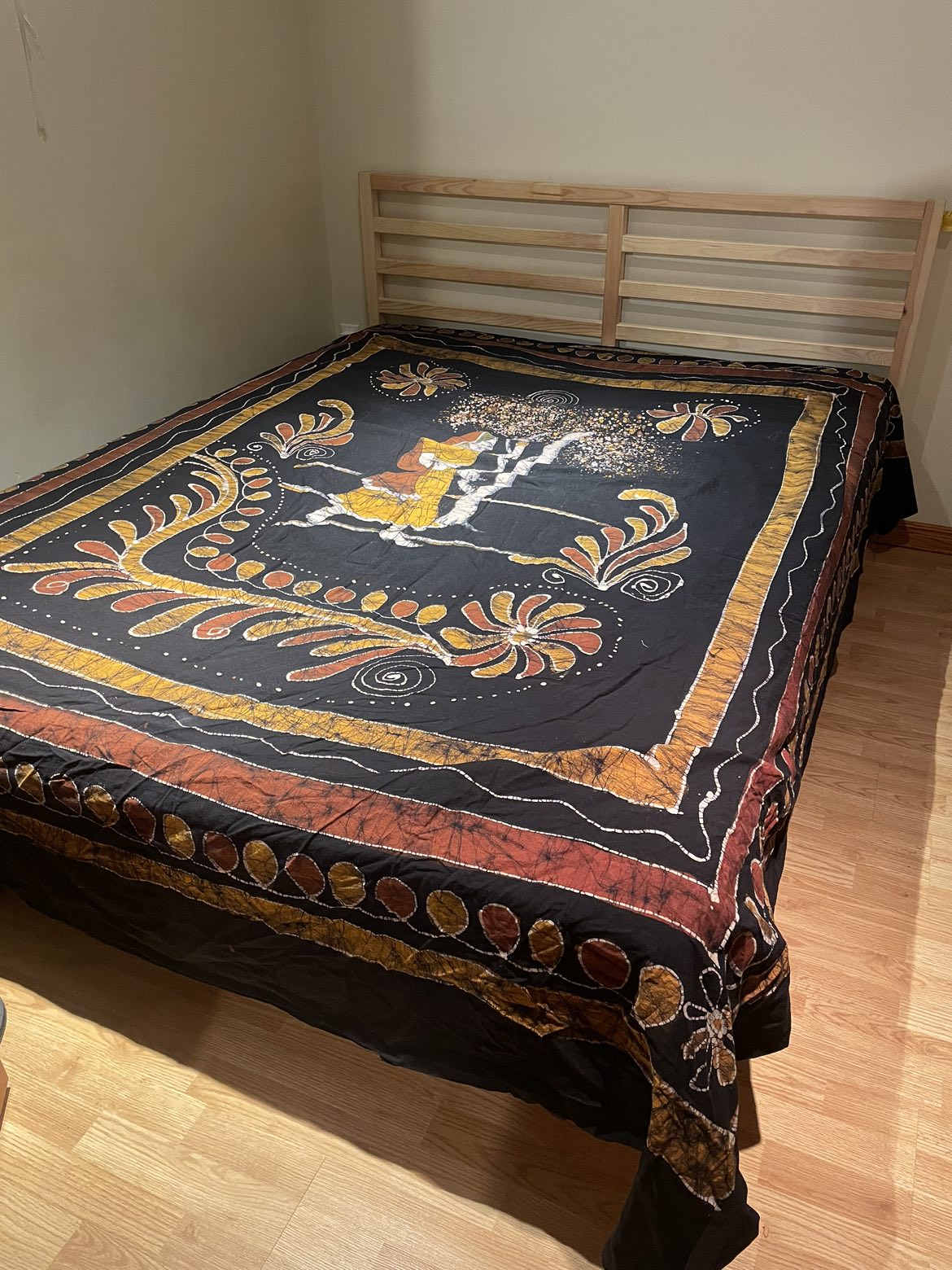 Queen Size Bed Frame, Mattress & Comforter - photo 4