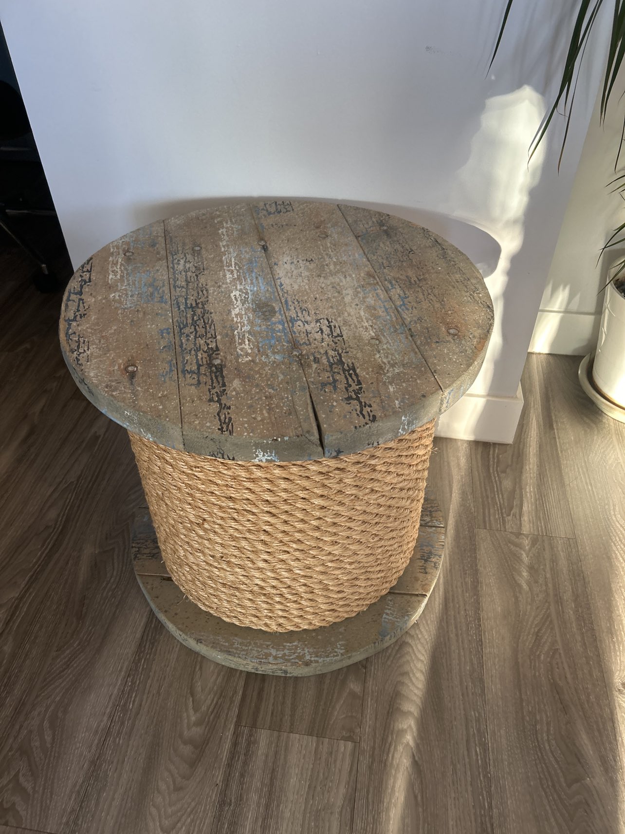 Coffee or end table with storage - photo 3