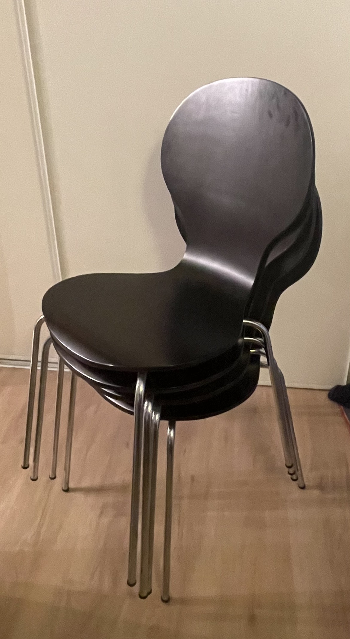 4 wood dining chairs - photo 2