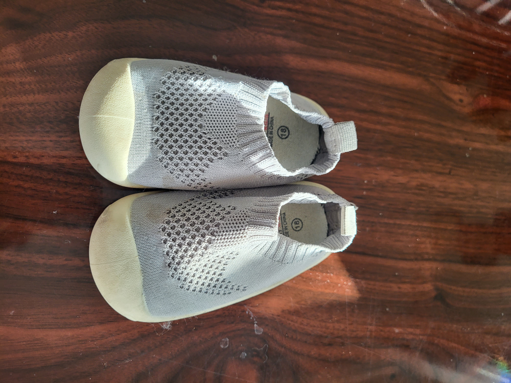 Grey toddler slip ons #Freecycle ❄️ thumbnail