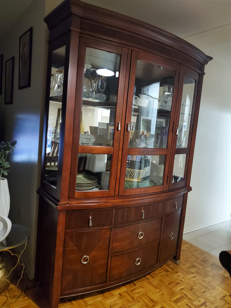 Buffet & Hutch