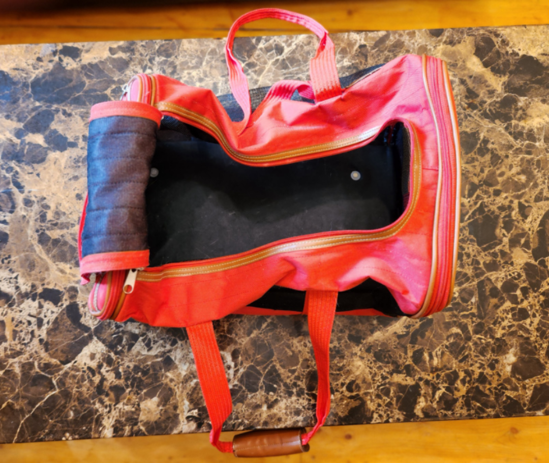 Fabric Carrier for Cat or Small Pet image indicator(5)