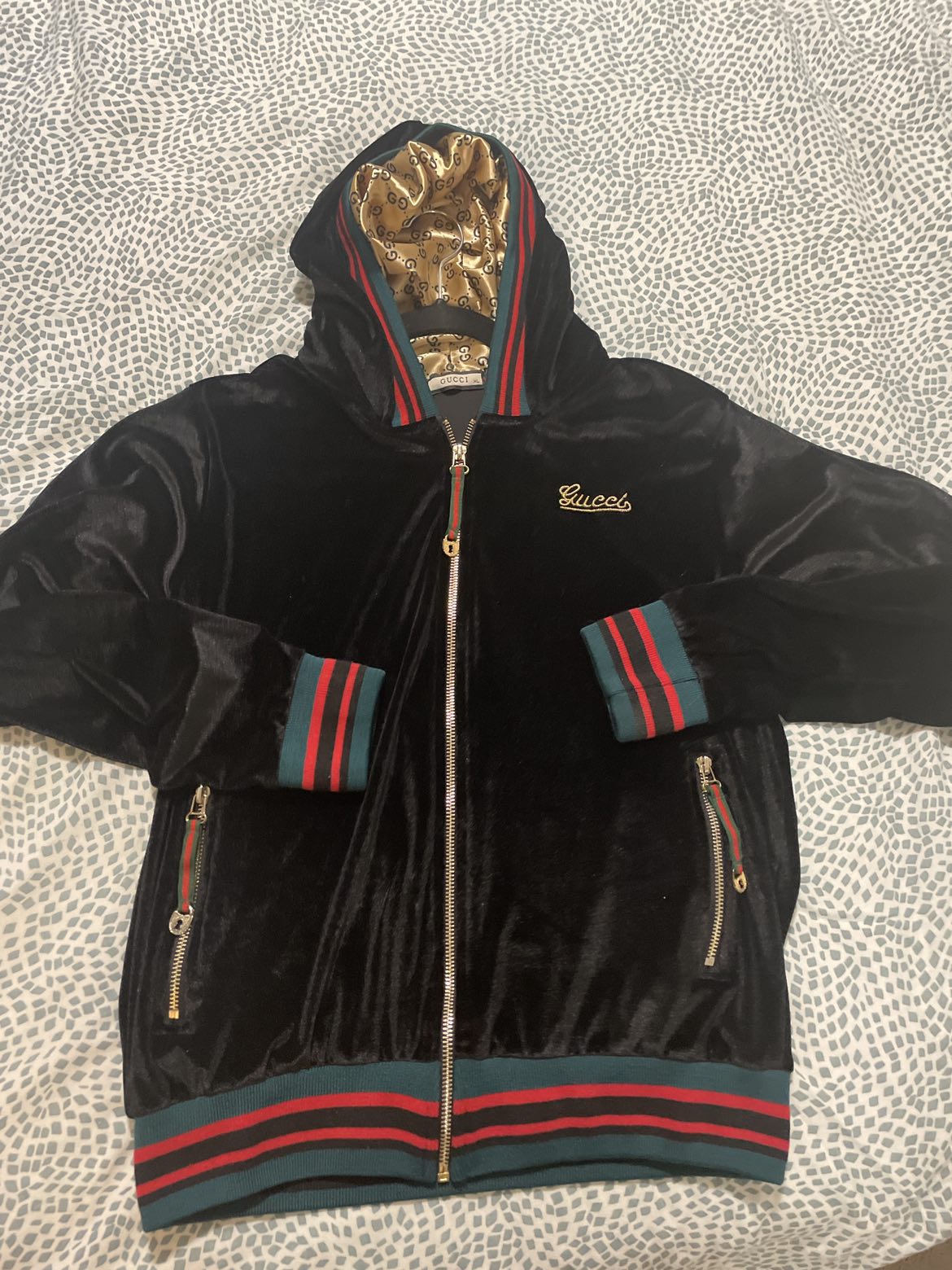 Gucci hoodie size extra large - velvet image indicator(2)